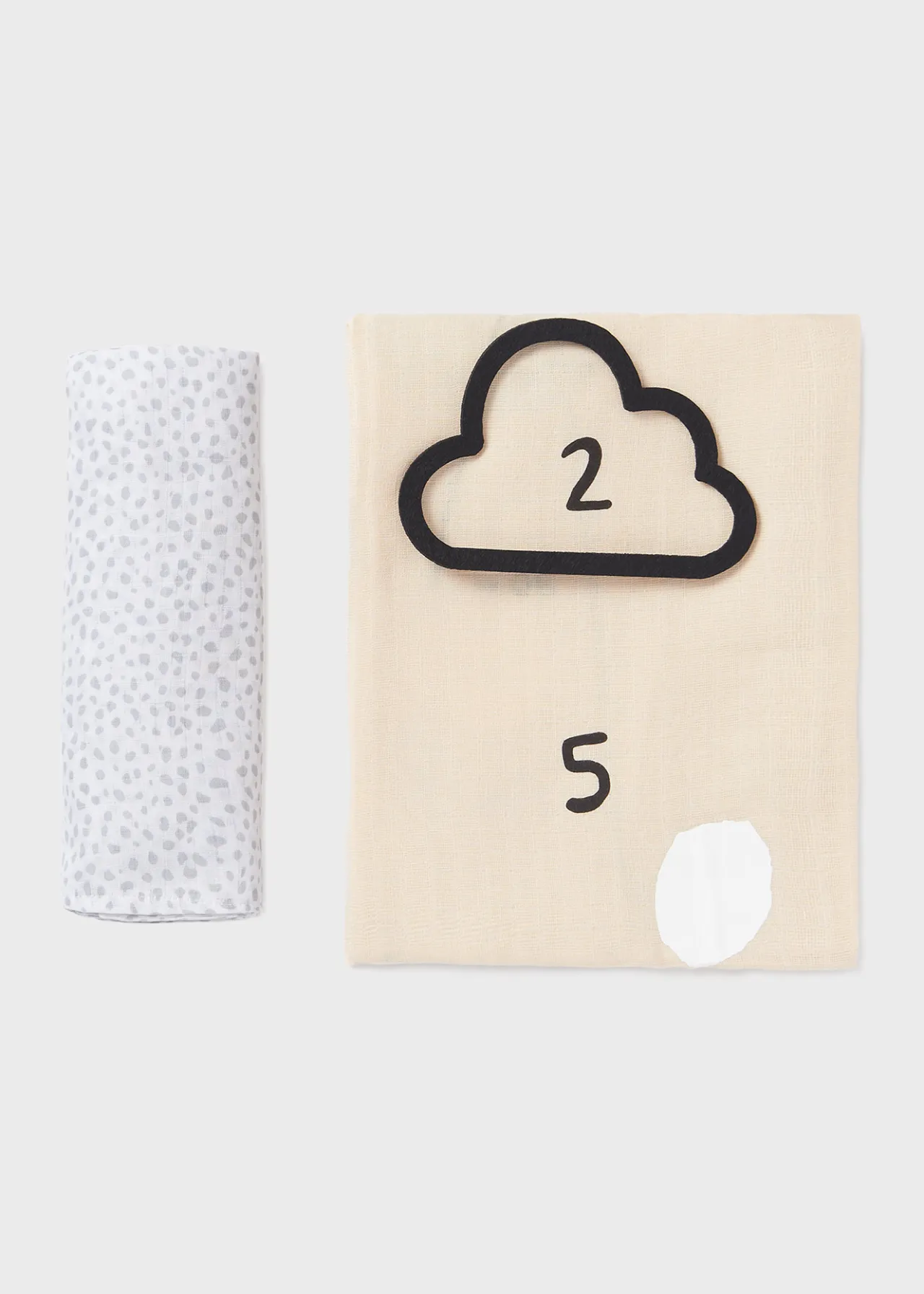 Mayoral Set of 2 baby gauze with measuring accessory